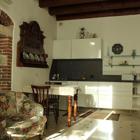 Апартаменти Residenza Carducci Centro Storico Верона Номер фото